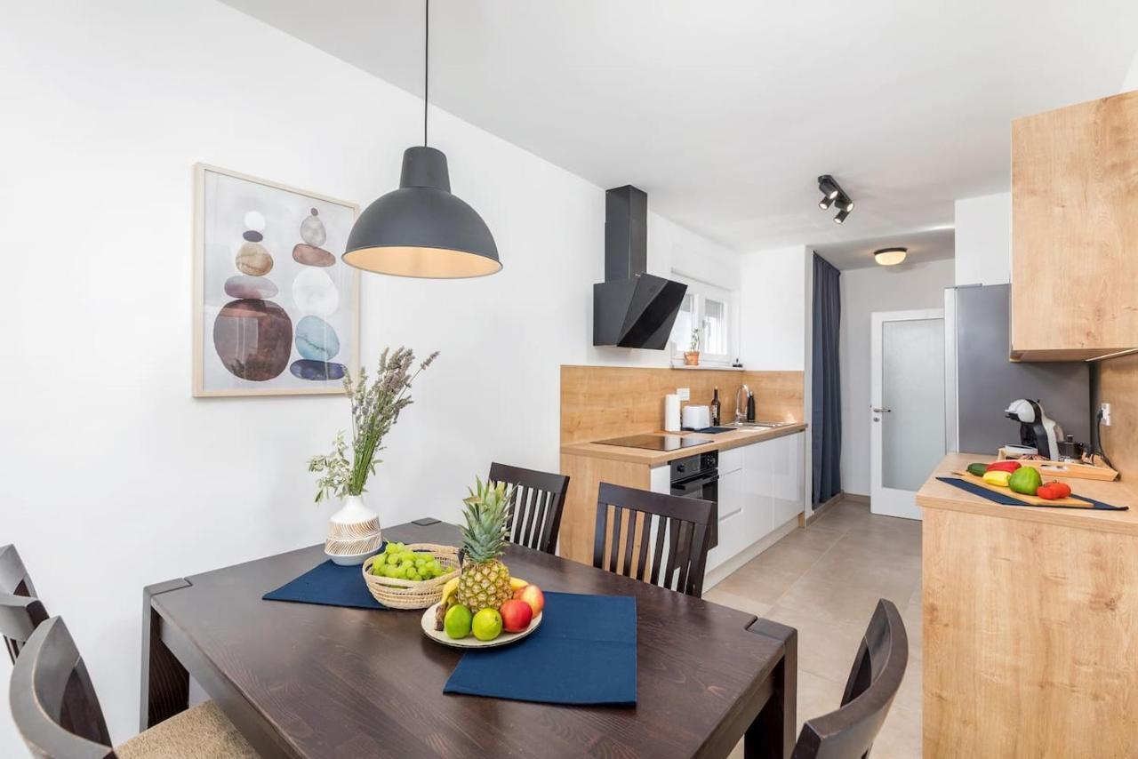 Sunny Aura - Spacious And Bright, With Parking Apartmán Pula