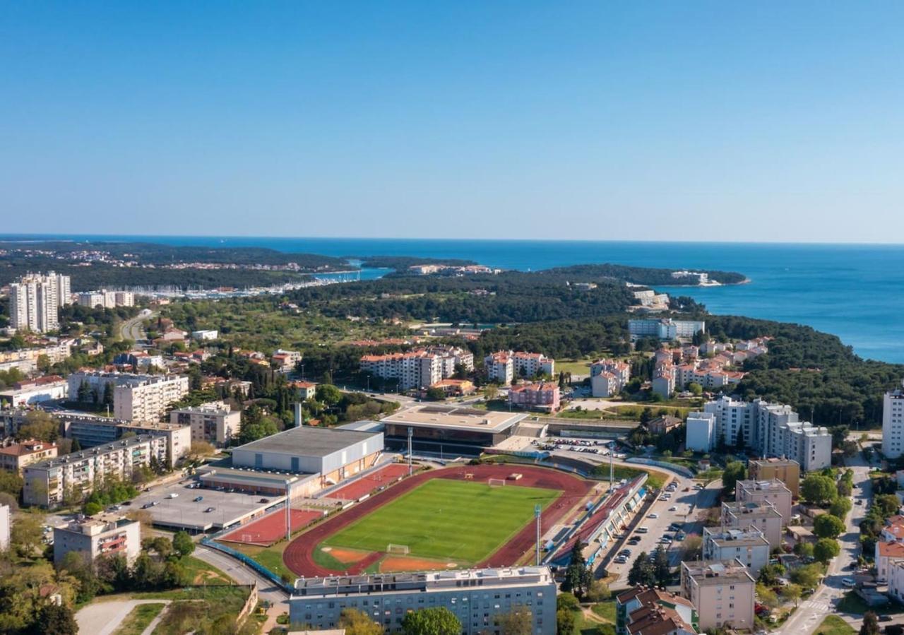 Apartmán Sunny Aura - Spacious And Bright, With Parking Pula